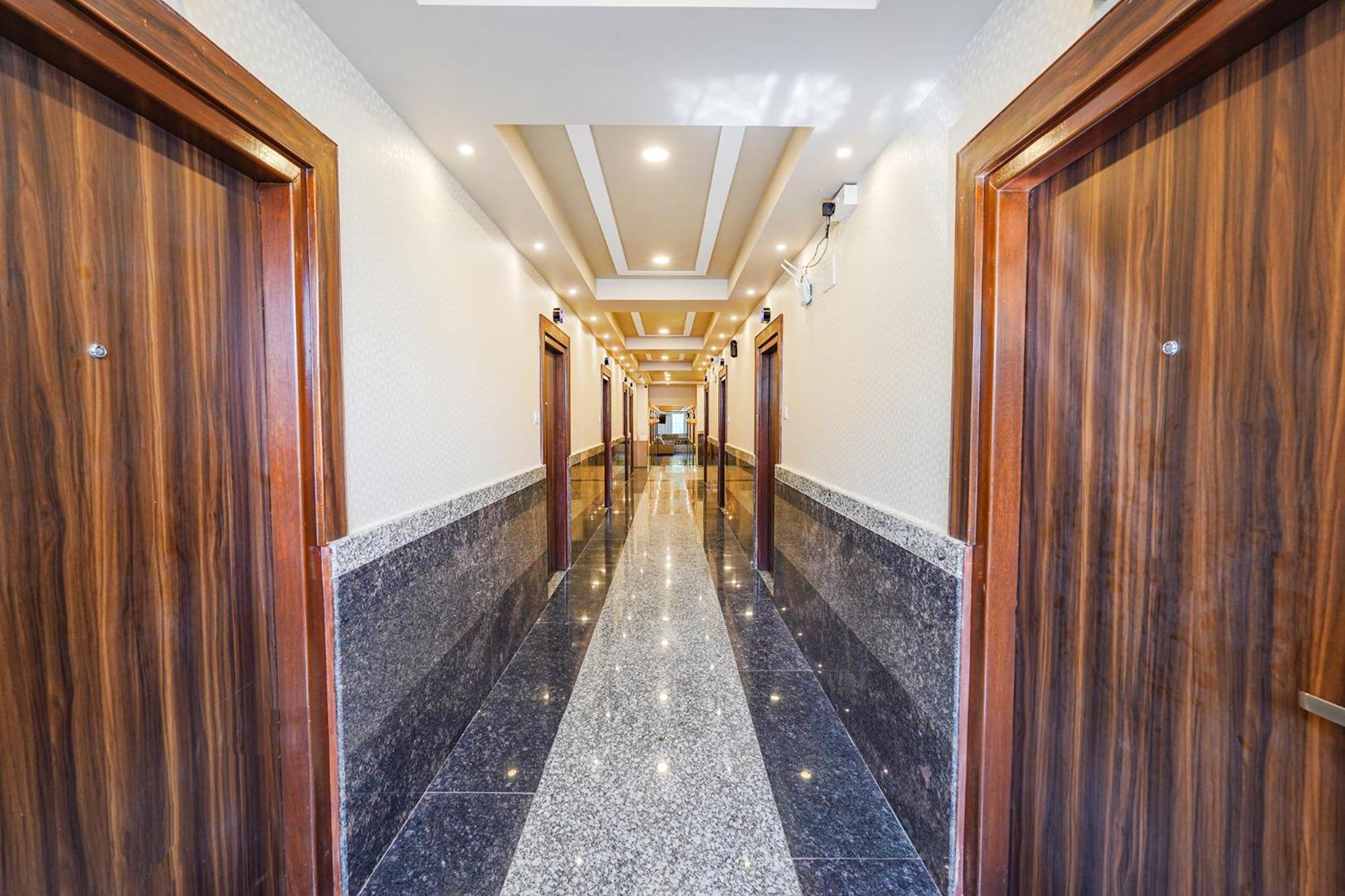 Fabhotel Grand Falcon Bangalore Bagian luar foto